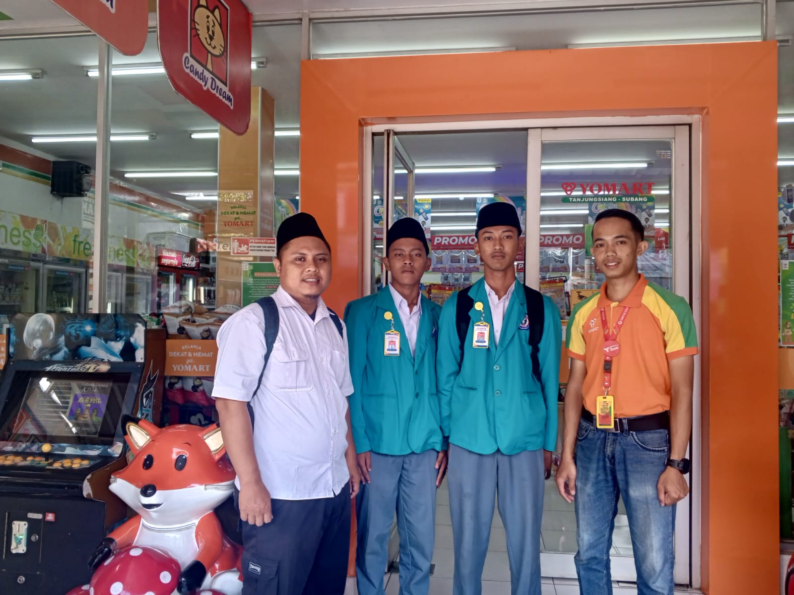 PT Griya Pratama Terima 10 Siswa SMK Plus Pagelaran untuk PKL di Jaringan Yomart Wilayah Subang